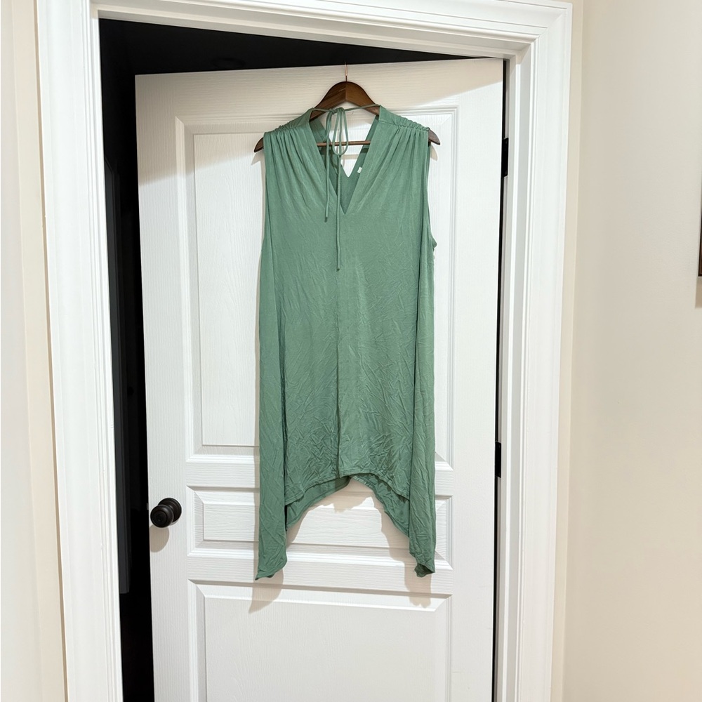 Green Sleeveless V-Neck Tunic